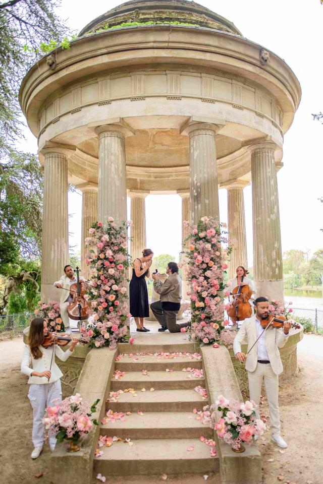 The Rotunda is inspired by classical architecture, offers an elegant and charming backdrop surrounded by lush greenery. 